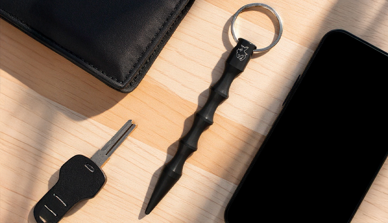 Kubotan noir pointu Piranha vue 3