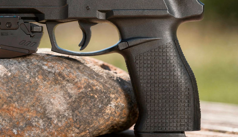 Détail du pistolet Umarex Impax P68 T4E CO2 et sécurités intégrées