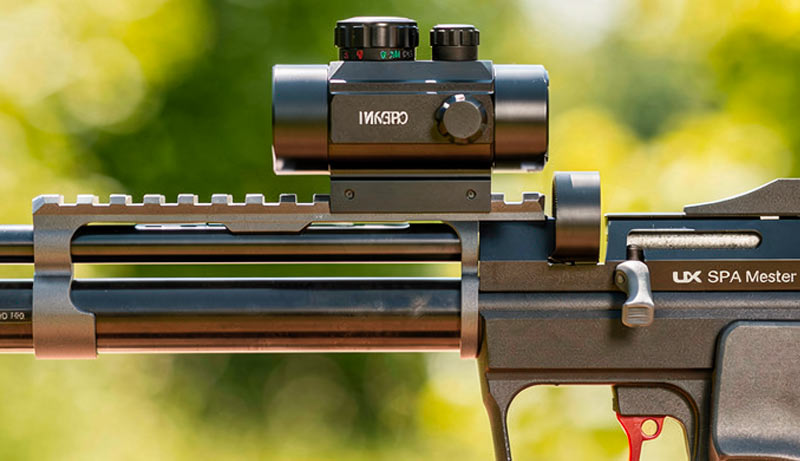 Vue latérale du pistolet SPA Master PCP avec visée réglable