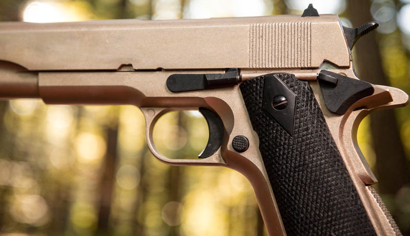 Détail du blowback et de la culasse mobile du pistolet Ekol ES 1911 Satin CO2