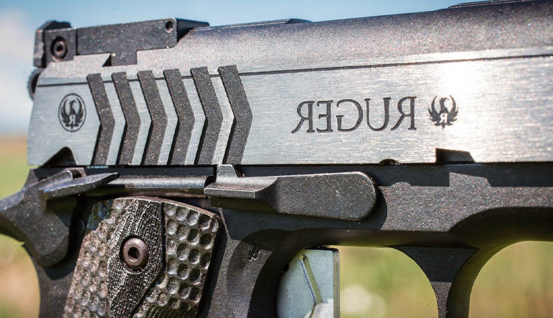 Pistolet Ruger SR1911 Competition CO2 vue détaillée de l’ergonomie