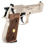 Côté droit du Beretta M92 FS chromé : marquage de licence Beretta et mention Umarex Made in Germany