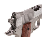 Arrière du Colt Rail Gun Stainless : chien, hausse et inscription Colt Rail Gun sur le côté droit de la culasse