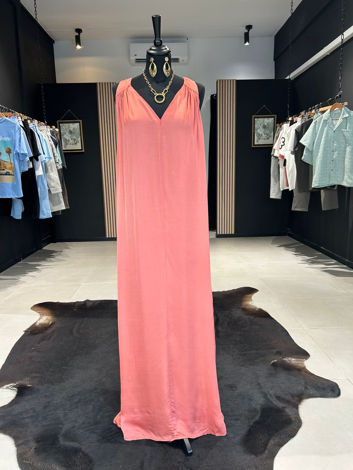 robe-satinee-viscose-longue-rose-perle-des-iles.jpg