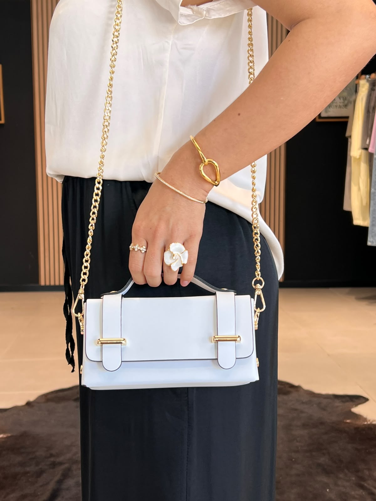 sac malette blanc chaine dorée perle des iles 974 mode femme