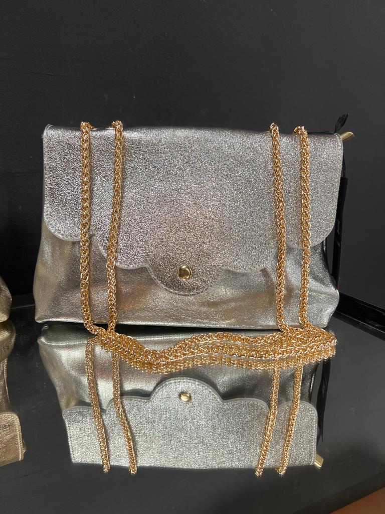 sac à main nuage gris  perle des iles 100% cuir brillant coloris platine