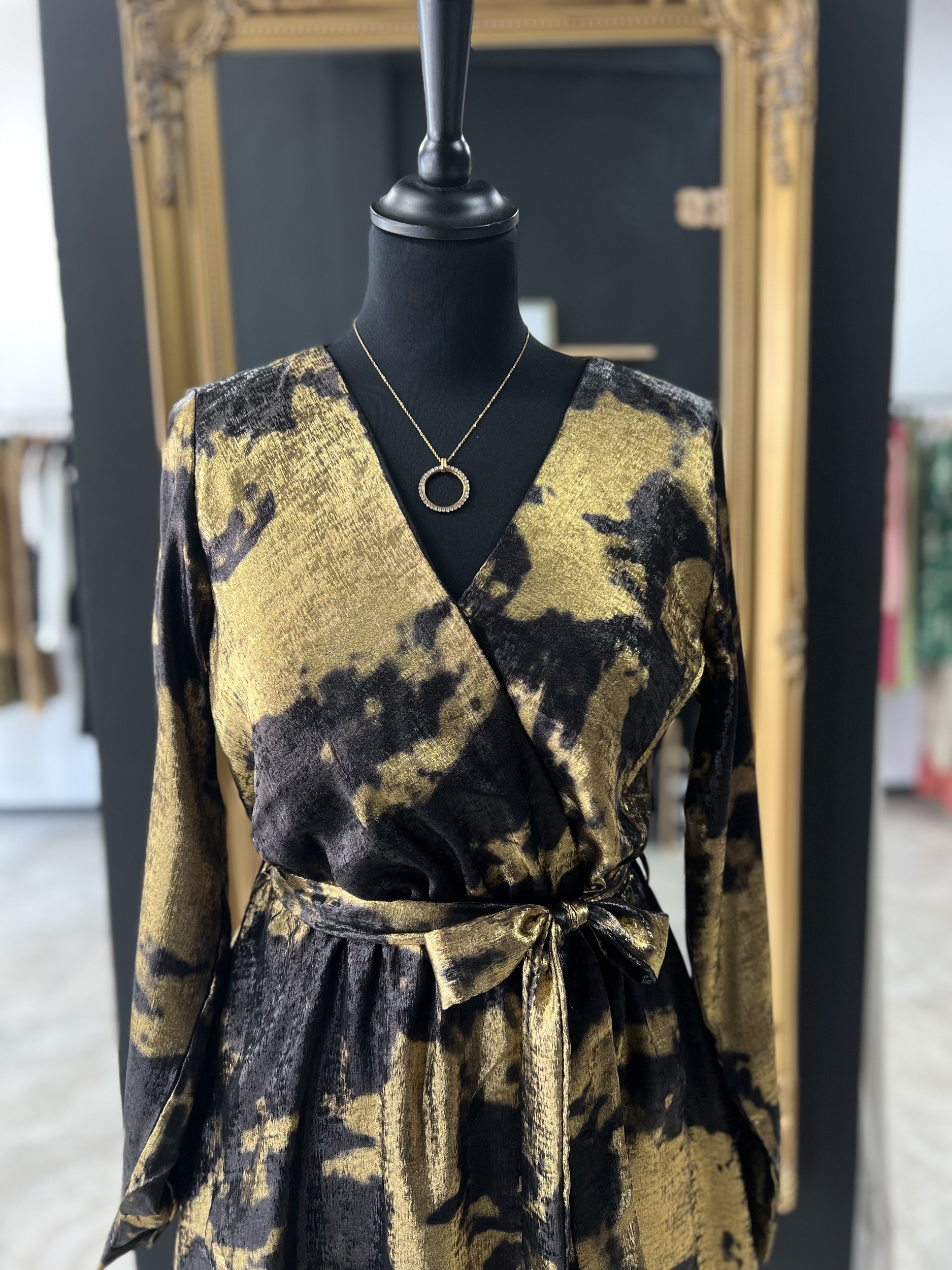 ROBE SHINE PERLE DES ILES DOREE OR GOLD NOIR MODE FEMME 974 PARFUMERIE