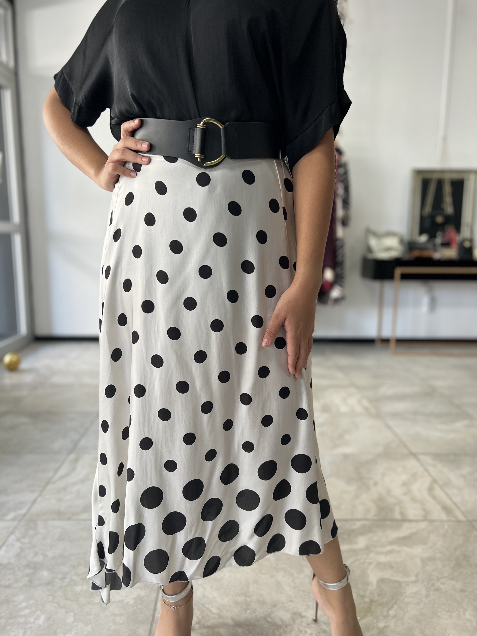 Jupe Femme Soleil à Pois Blancs Sur Fond Noir - Longueur 67 Cm - Occasion Très Bon état