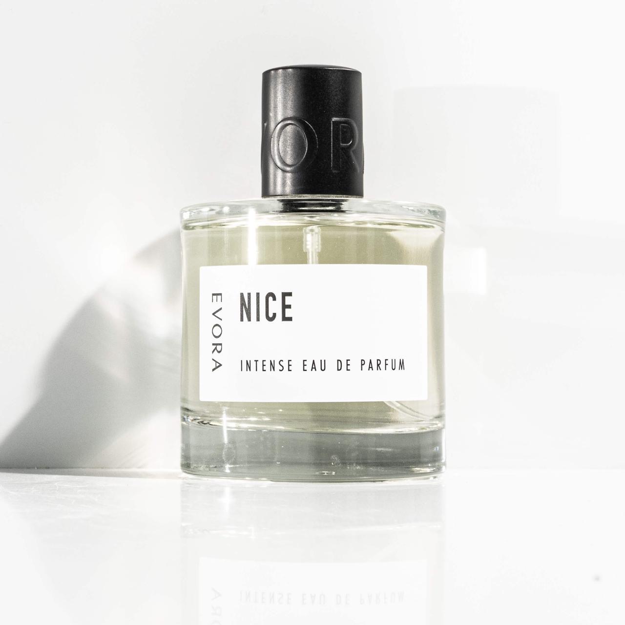 NICE inspiration de BLEU CHANEL eau de parfum intense  perle des îles Saint Pierre La Réunion 974 bar à parfums fragrance collection privee evora
