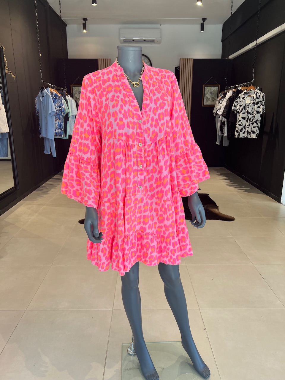robe SUNNY fluo rose made in italie  perle des iles 974 mode femme homme parfumerie bar a parfum saint pierre la reunion