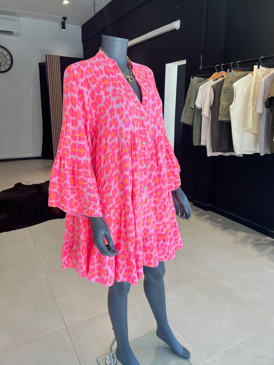 robe SUNNY fluo rose made in italie  perle des iles 974 mode femme homme parfumerie bar a parfum saint pierre la reunion
