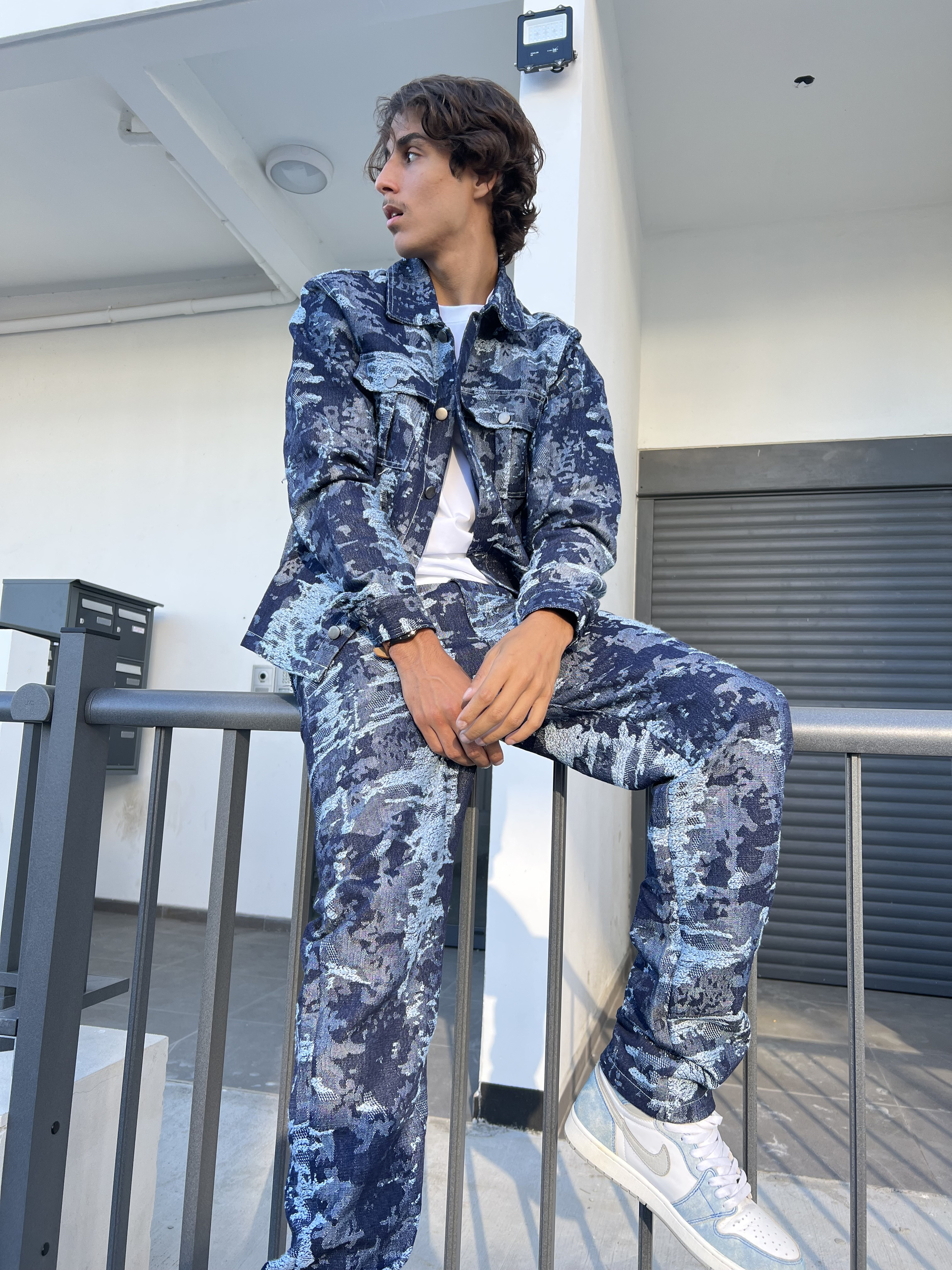 ensemble veste et  jean bleu camouflage pour homme – tenue estivale tendance vendue saint pierre à La Réunion