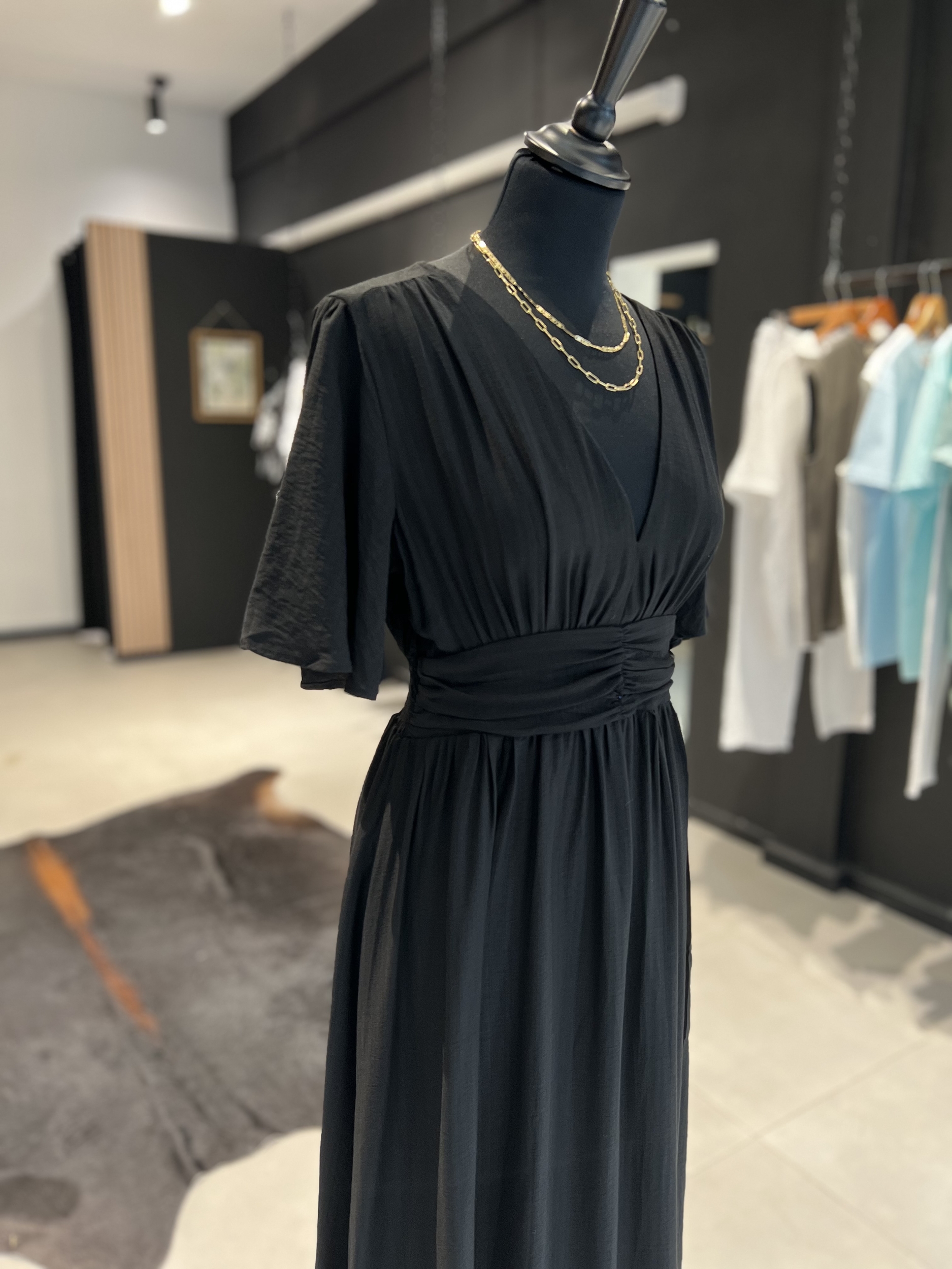 robe tina noir grande taille perle des iles mode femme la reunion st pierre 974