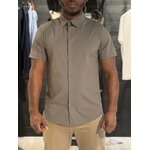 Chemise homme JAY taupe à manches courtes – Perle des Îles La Réunion