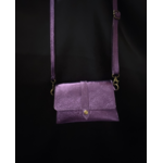 sac violet porté travers 100% CUIR PERLE DES ILES 974