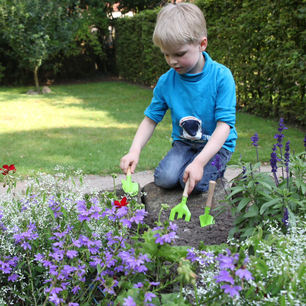 CHEZ UGO ET LEA nature et végétal esschert design kit outil jardinage enfant 3