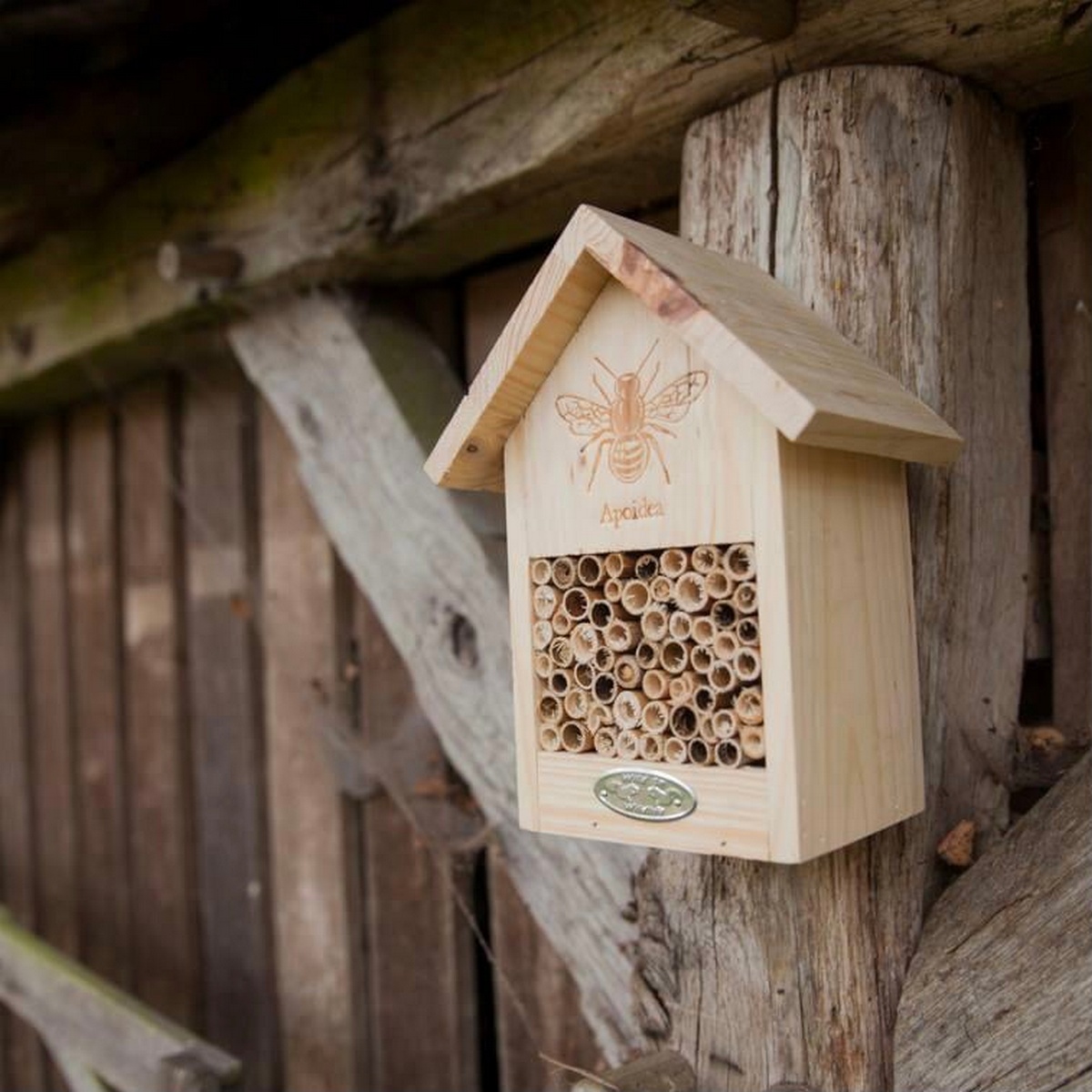 esschert design hotel a insectes pour abeilles une idee cadeau chez ugo et lea (1)