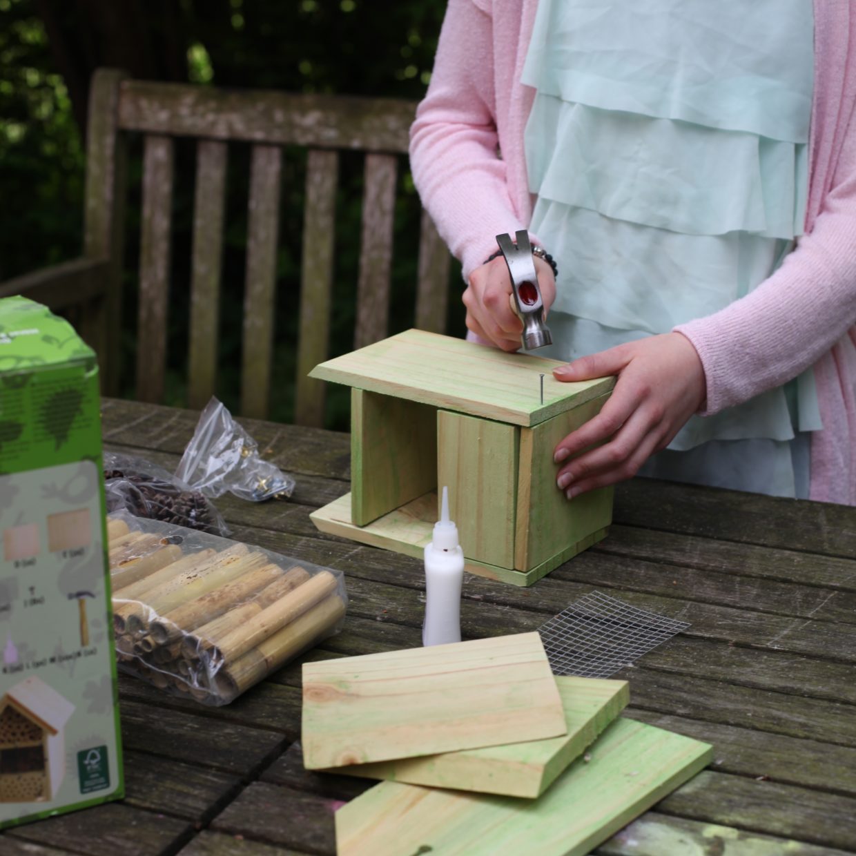 ESSCHERT DESIGN HOTEL A INSECTES A CONSTRUIRE POUR LES ENFANTS UNE IDEE CADEAU (3)