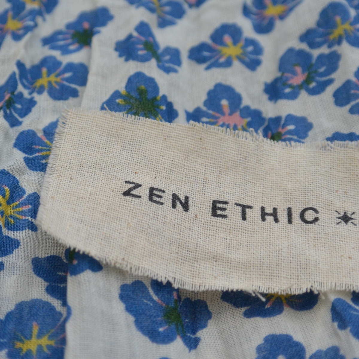 foulard zen ethic grande-etole-pansy-voile-de-coton-110x180cm une idee cadeau chez ugo et lea   (7)