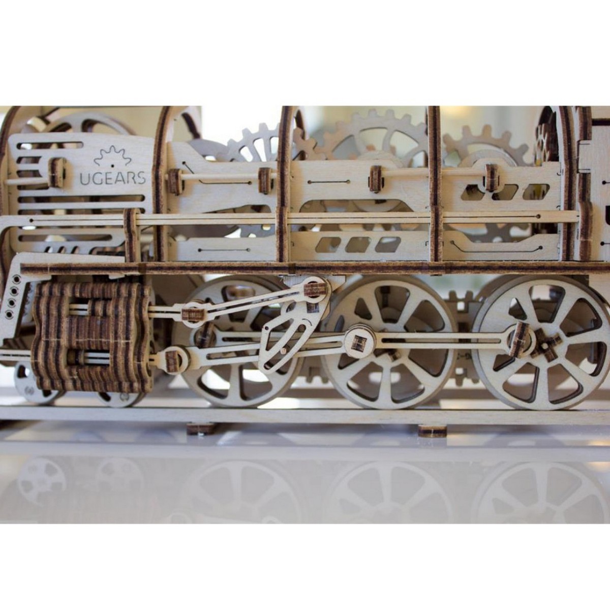 UGEARS maquette en bois pour adulte locomotive a la vapeur. une idee cadeau chez ugo et lea  (7)