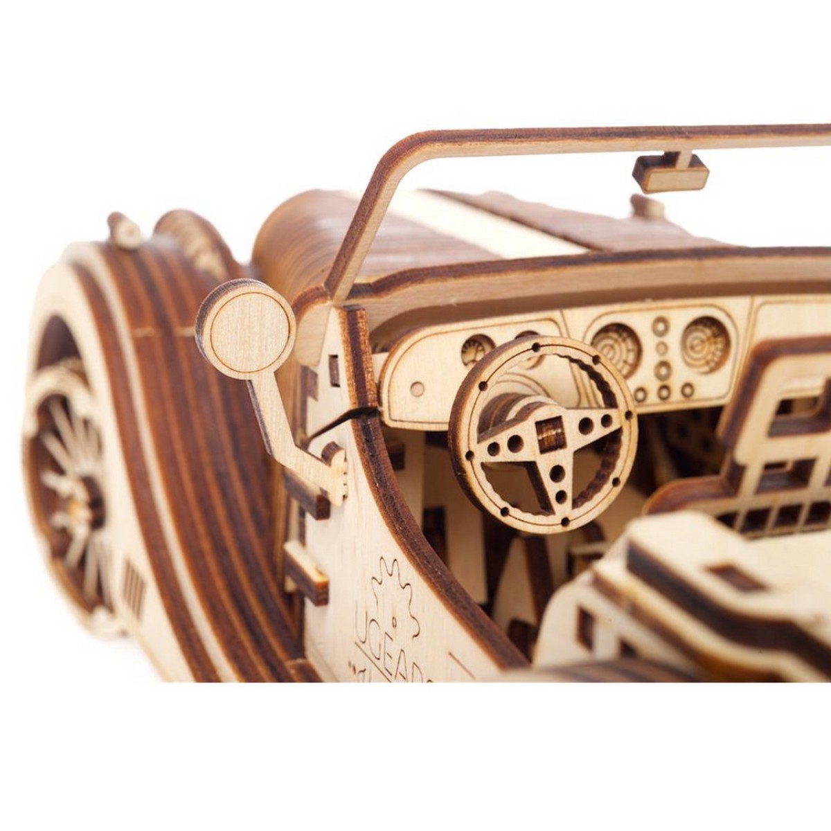 UGEARS maquette en bois pour adulte voiture roadster. une idee cadeau chez ugo et lea   (1)
