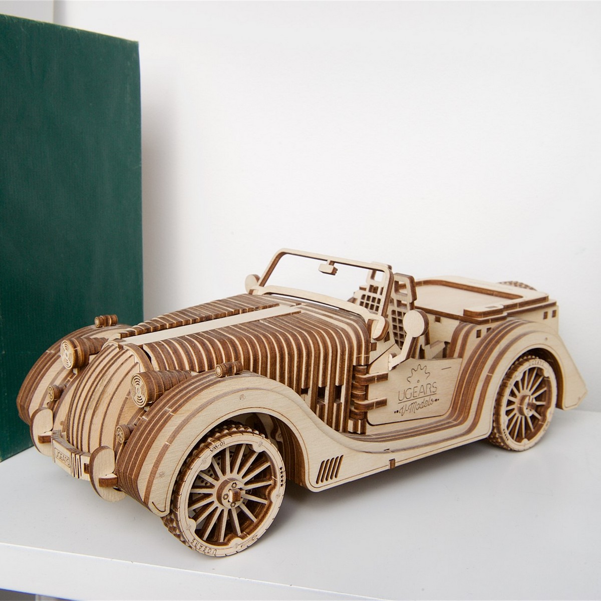 UGEARS maquette en bois pour adulte voiture roadster. une idee cadeau chez ugo et lea   (8)