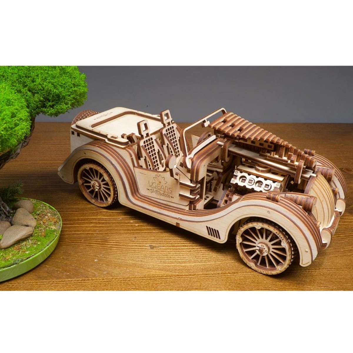 UGEARS maquette en bois pour adulte voiture roadster. une idee cadeau chez ugo et lea   (13)