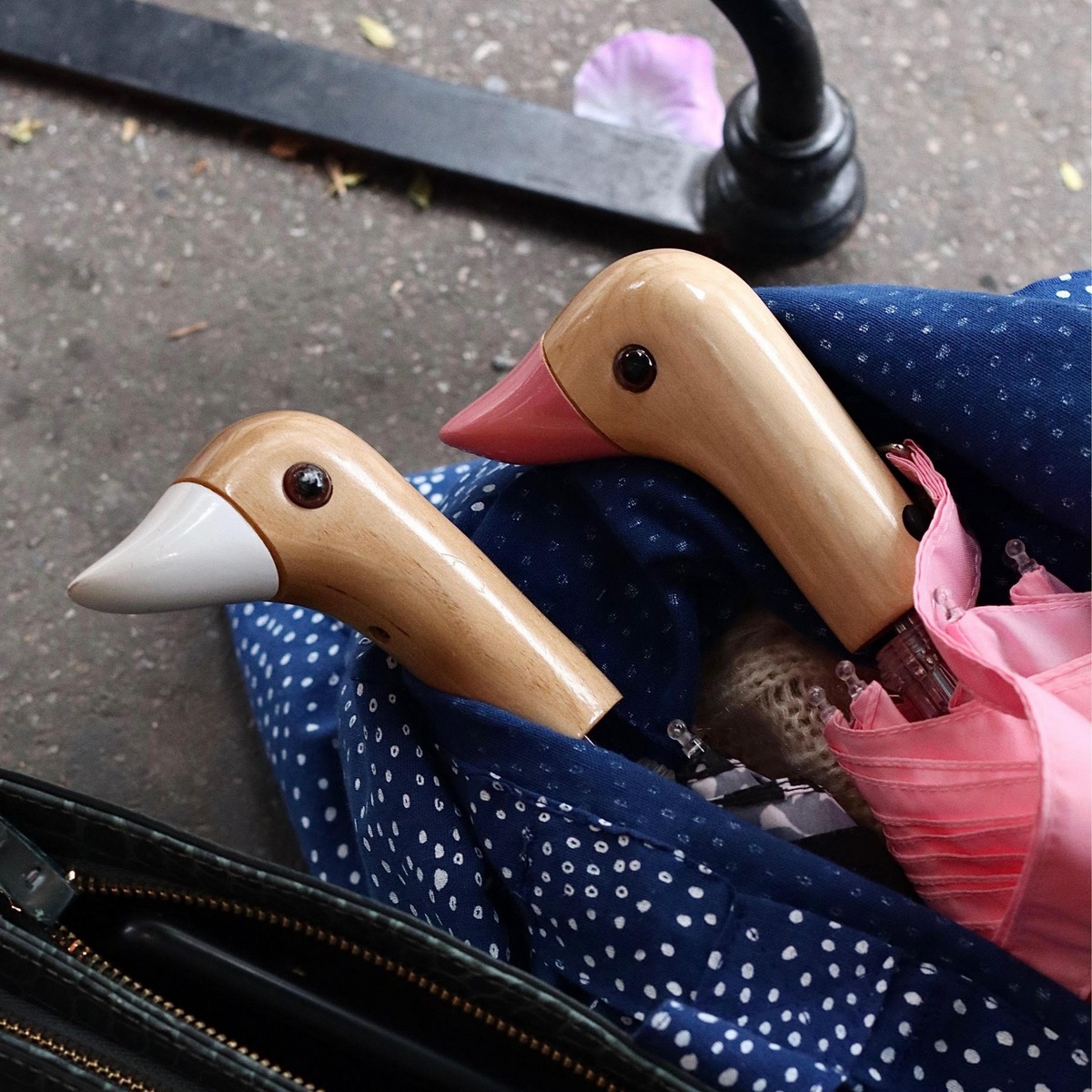 original duckhead parapluie rose manche canard une idee cadeau chez ugo et lea  (9)