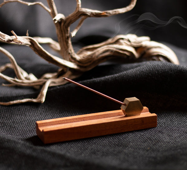 Porte encens paramita hexagone bronze Tierra Zen Chez Ugo et Lea 4