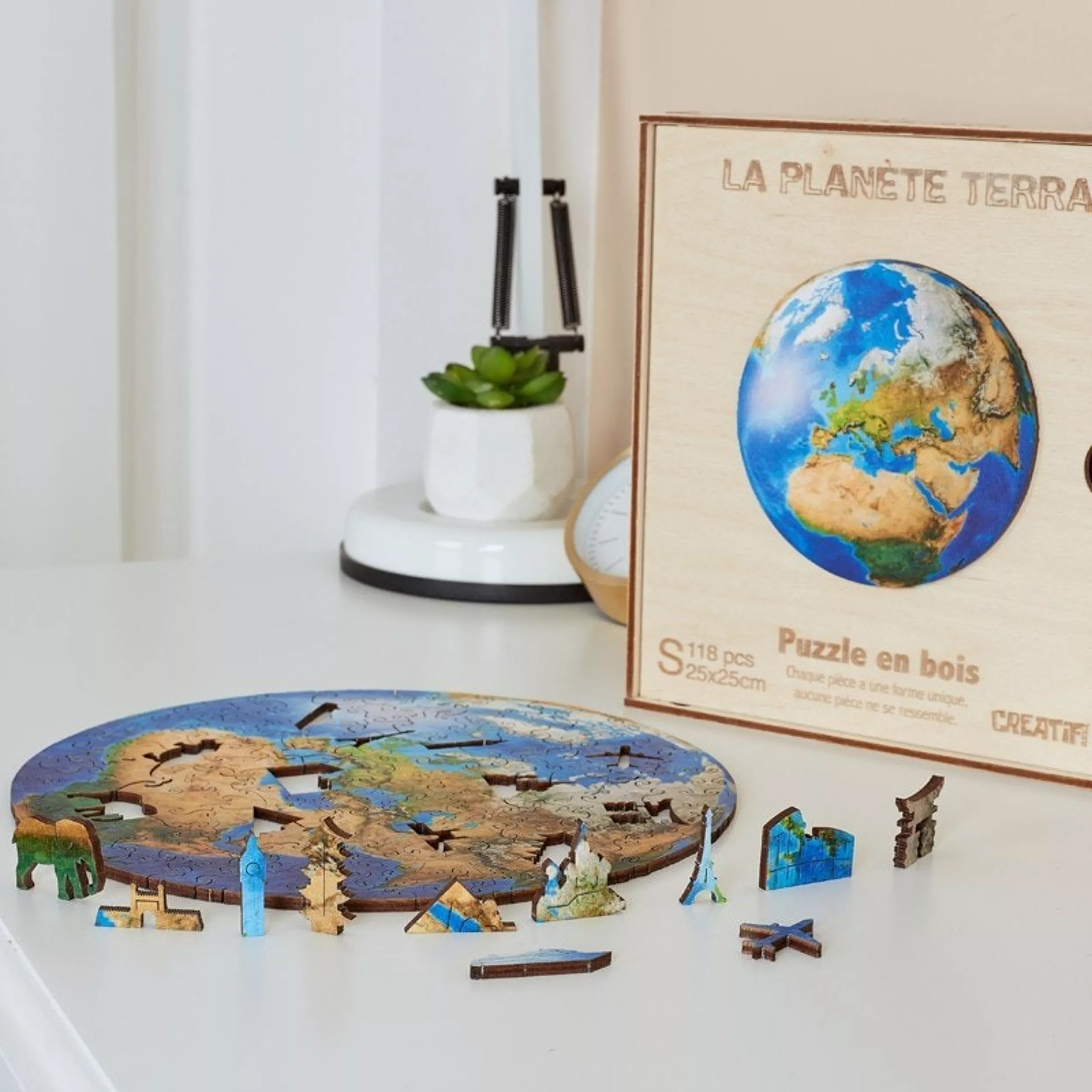 Puzzle créatif en bois 118 pièces La planète terra
