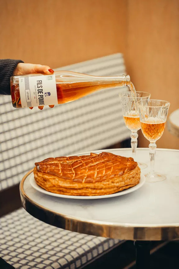 2 verres de cidres et un galette des roix