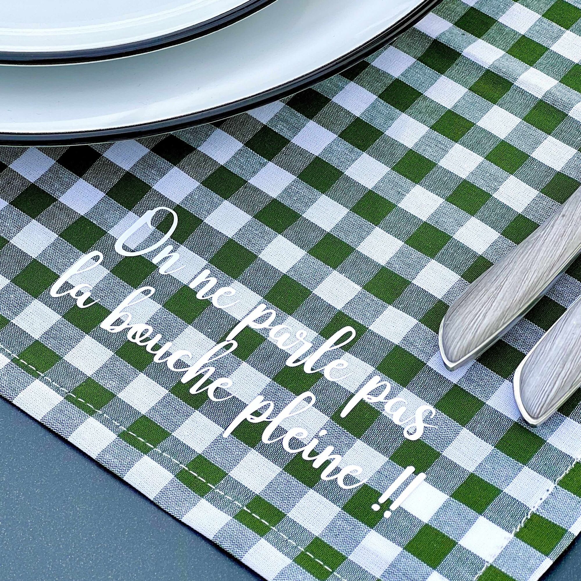 Set de table vert On ne parle pas la bouche pleine