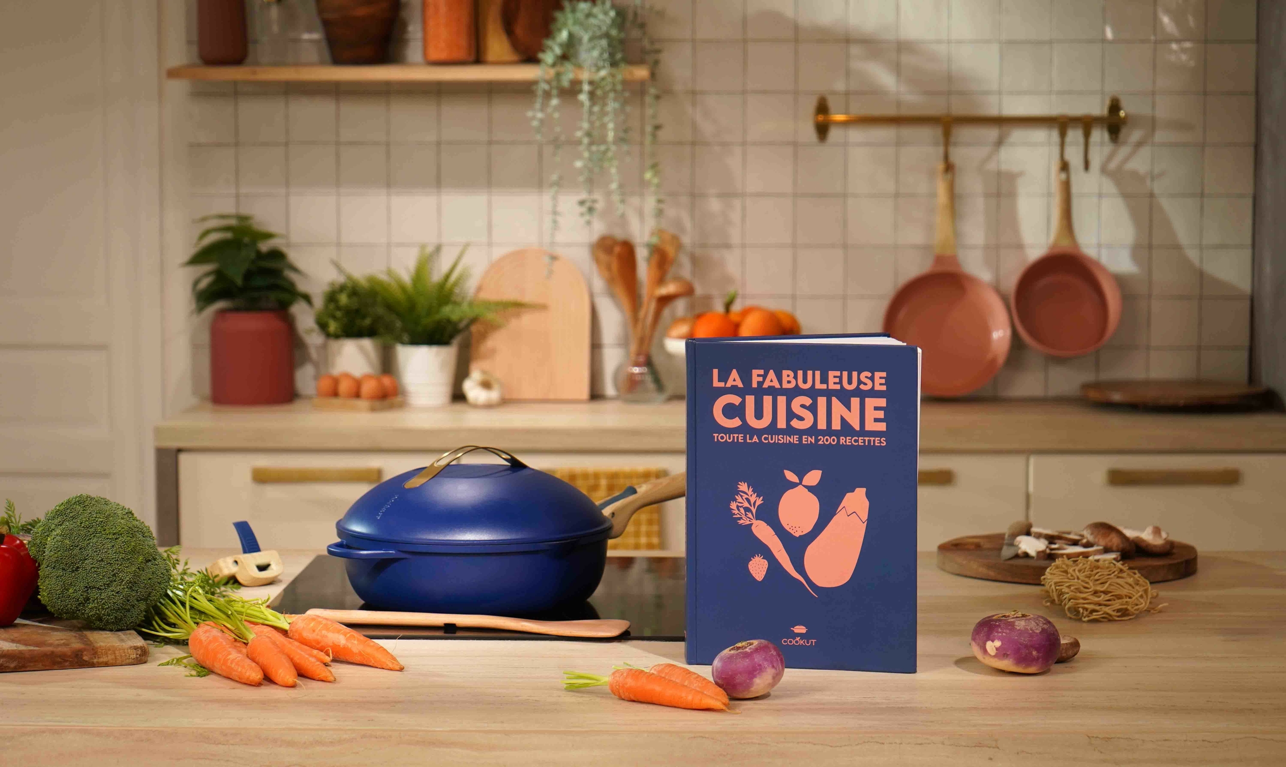 Un livre de recettes dans une cuisine