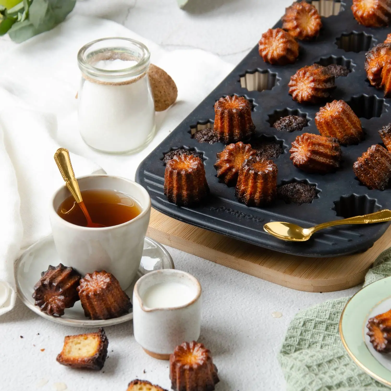 Moule pour 28 mini cannelés (gris fumé)