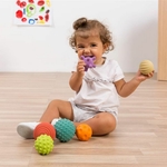 preschool 6 boules sensorielles en caoutchouc premier age une idee cadeau enfant chez ugo et lea (5)