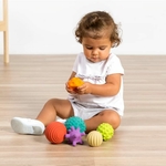 preschool 6 boules sensorielles en caoutchouc premier age une idee cadeau enfant chez ugo et lea (4)