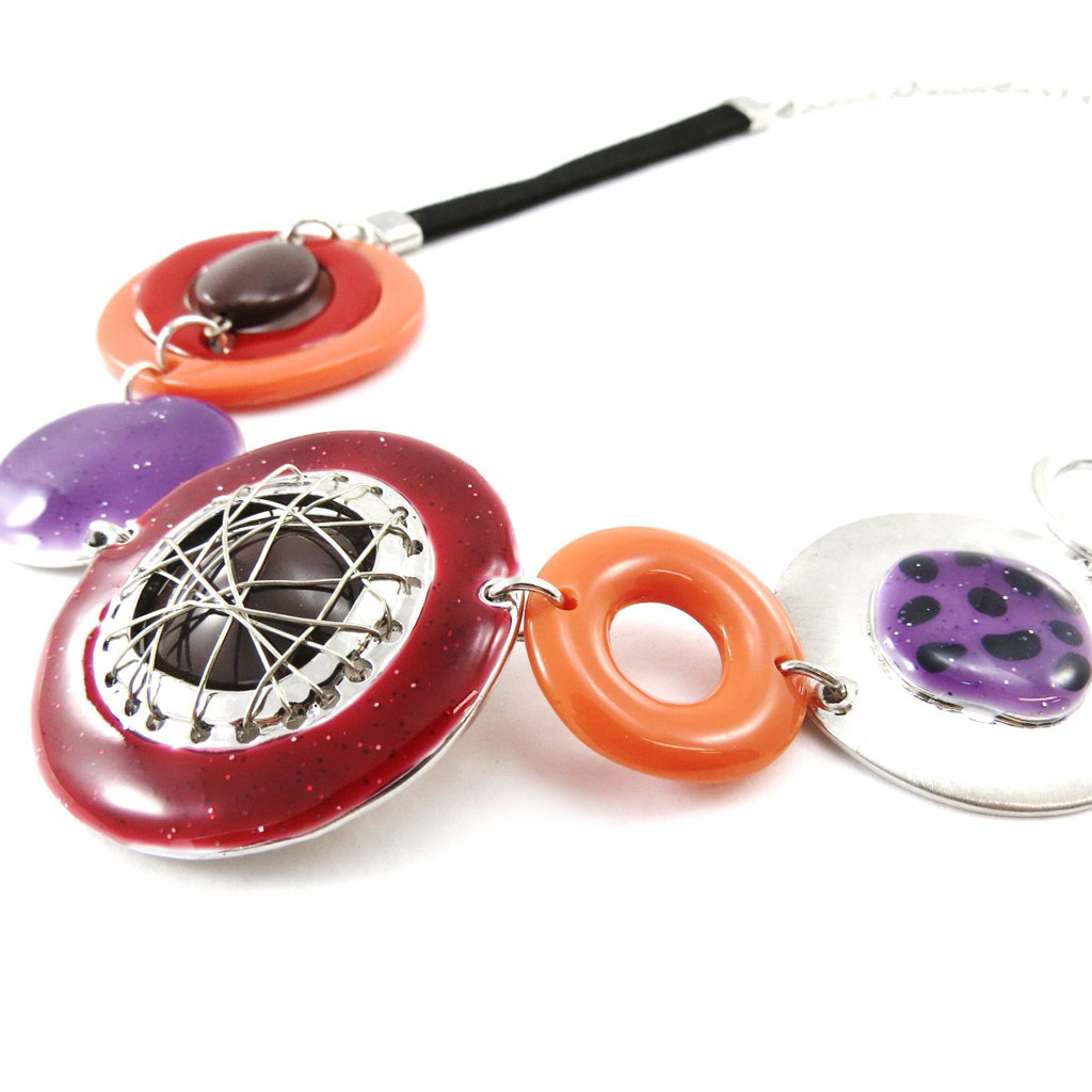 Collier Créateur \'Quadrillage\' rouge orange violet - [J2209]