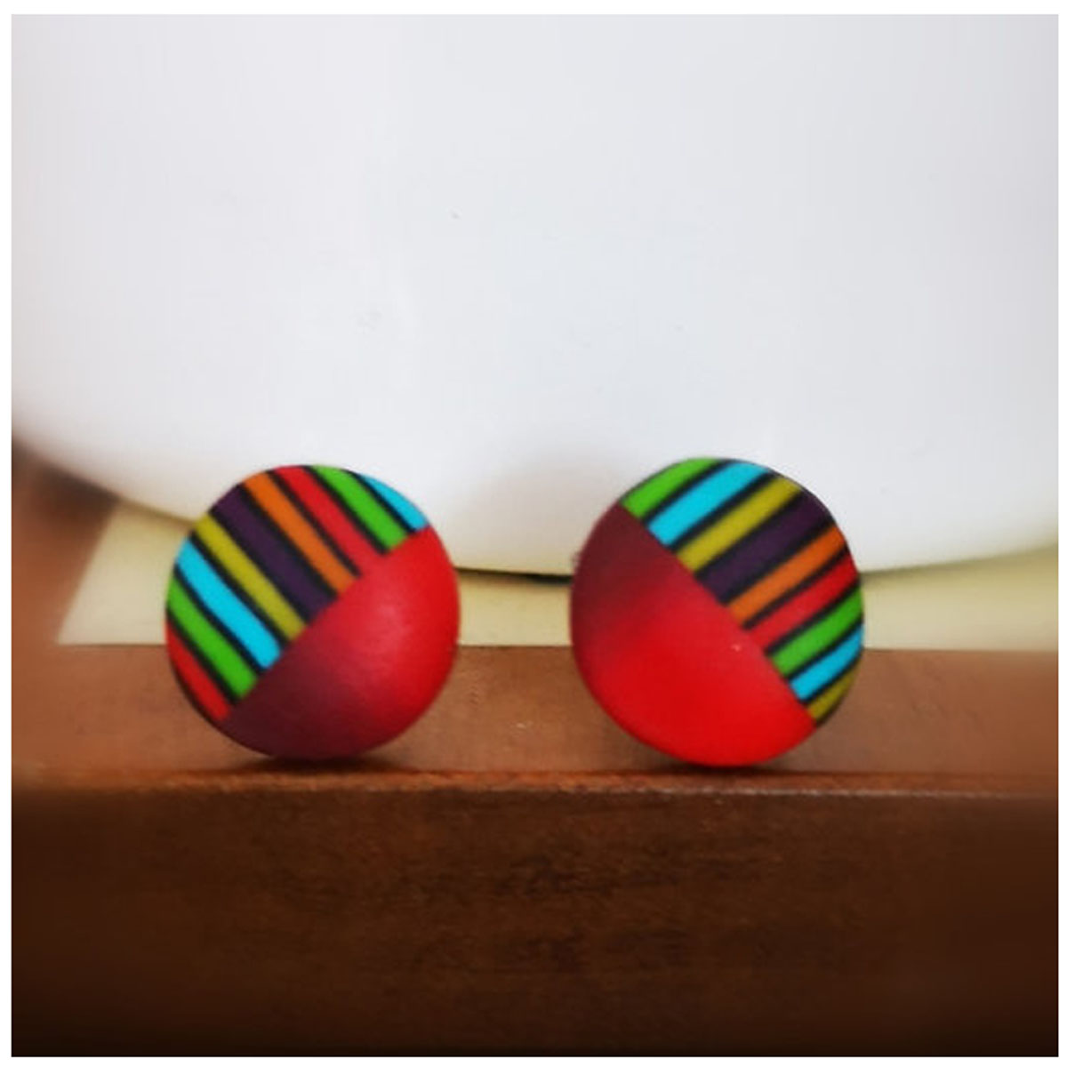 Boucles d\'oreilles artisanales \'Colombine & Arlequin\' rouge multicolore - 9 mm - [P9827]