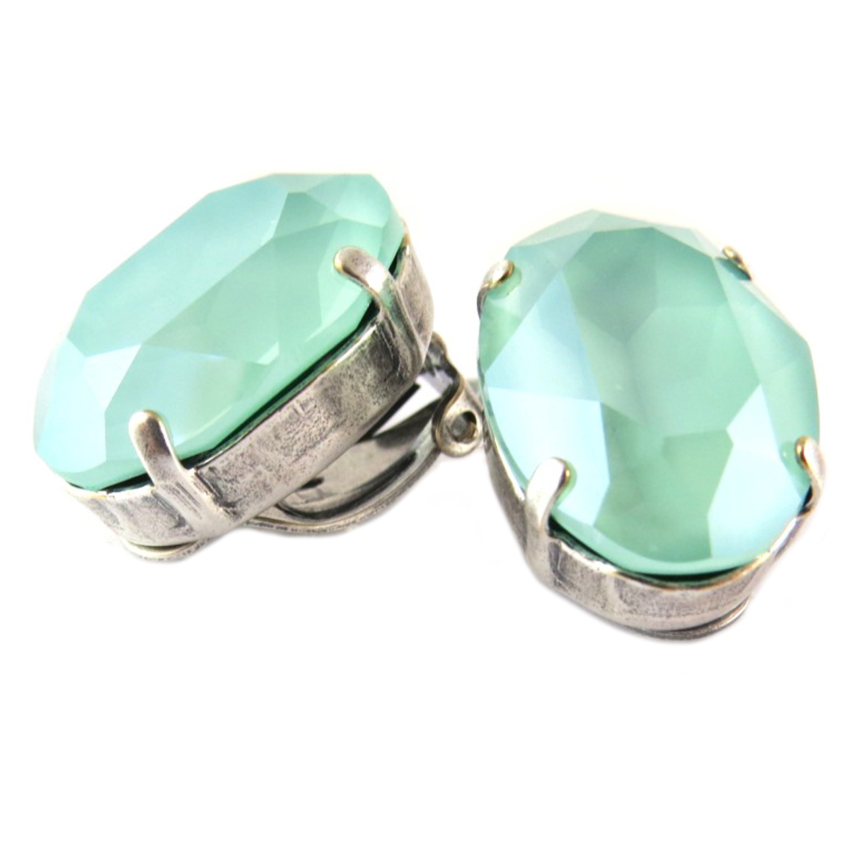 Clips d\'oreilles artisanales \'Tsarine\' vert clair argenté - 18x13 mm - [Q2270]