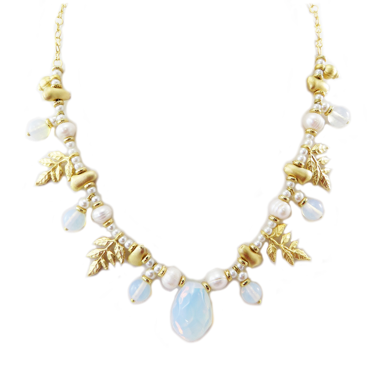 Collier artisanal \'Cléopatra\' blanc opalescent doré - motif 20x15 mm - [Q5599]