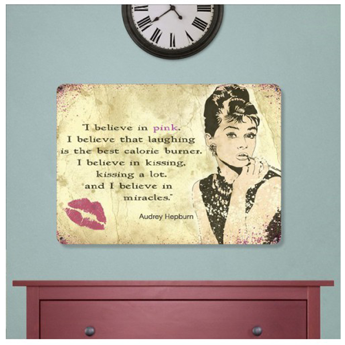 Plaque métal rétro \'Audrey Hepburn\' (and I believe in miracles) - 40x30 cm - [Q9464]