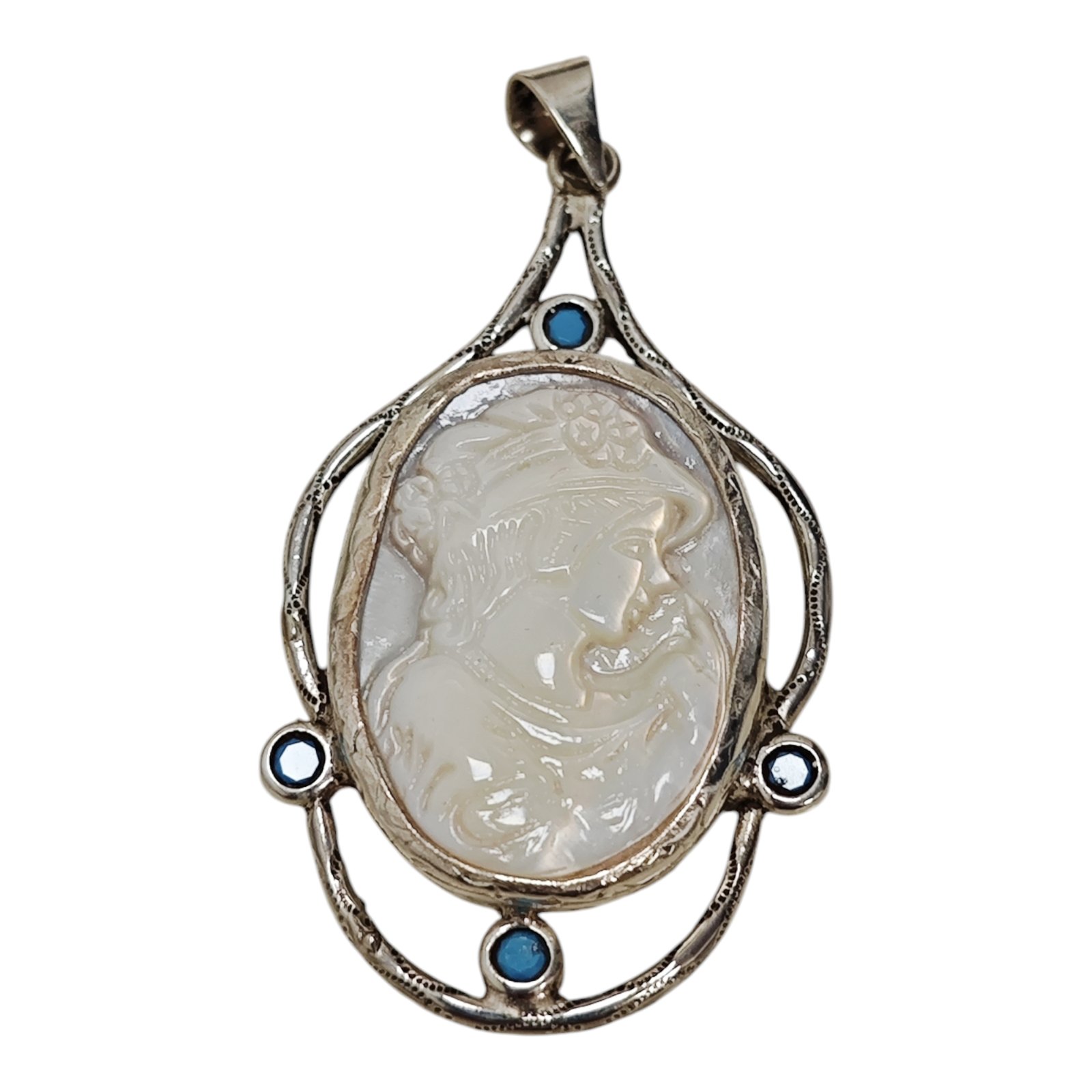 Pendentif argent artisanal \'Divine Camee\' blanc argenté vieilli (nacre, turquoise) - 45x30 mm - [S1929]