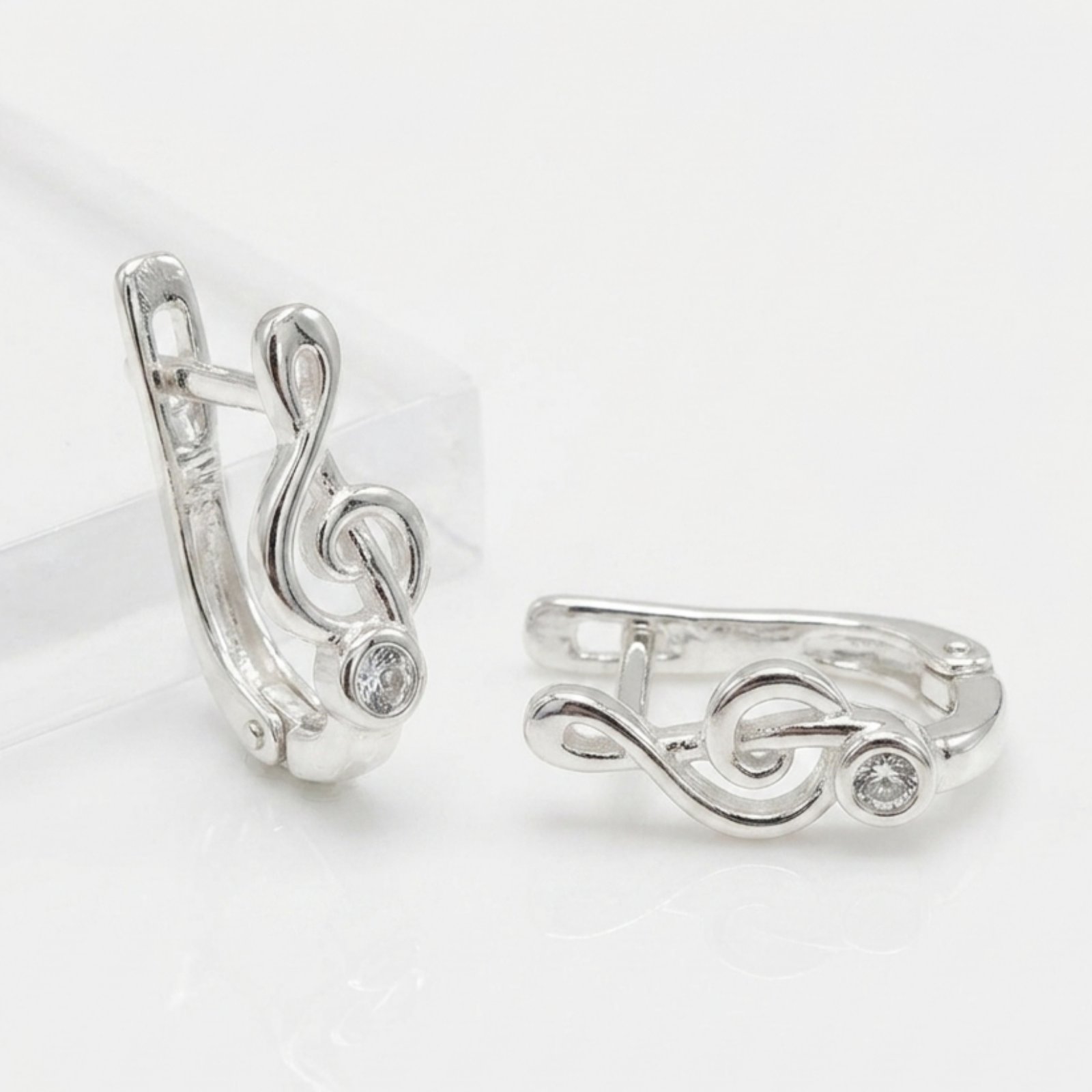 Dormeuses Argent \'Clé de Sol\' blanc argenté - 12x6 mm - [S2130]