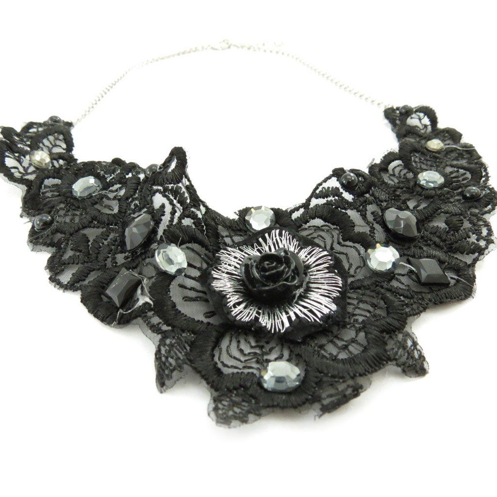 Collier Créateur \'Carmen\' dentelle noire - [J5358]