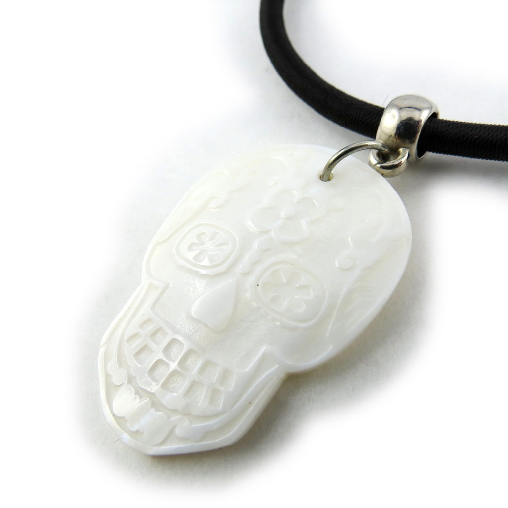 Collier créateur \'Tête de Mort\' blanc nacré - [N0974]