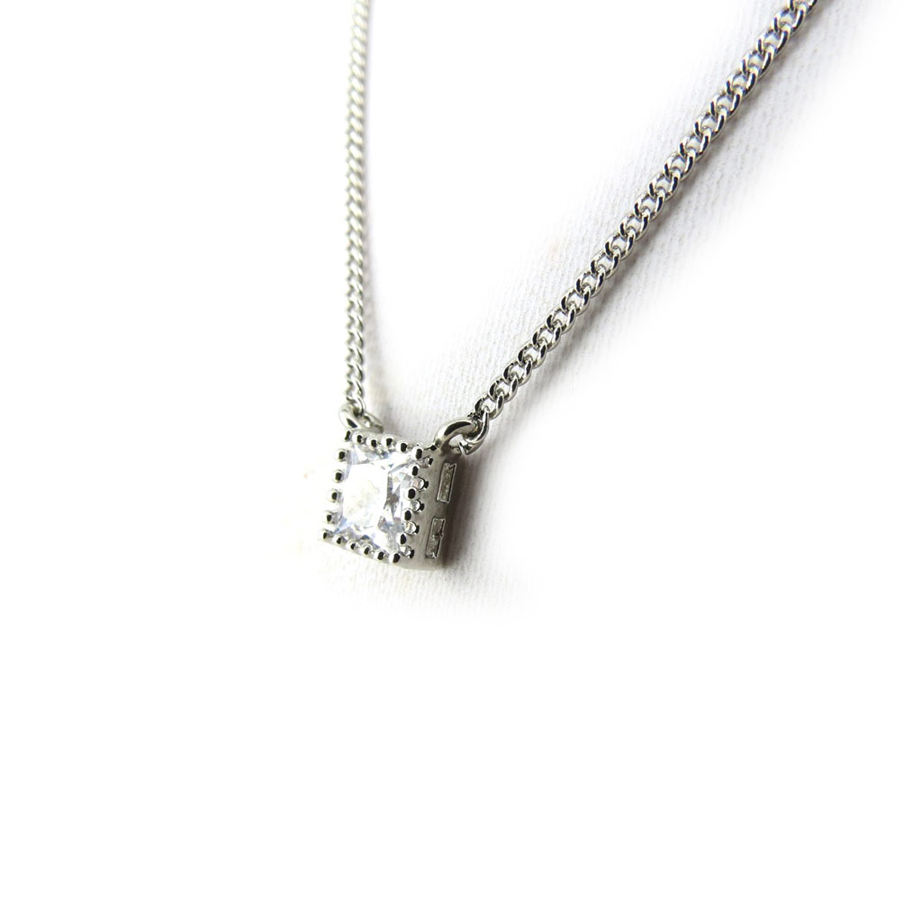 Collier Créateur \'Sissi\' blanc argenté - [N1512]