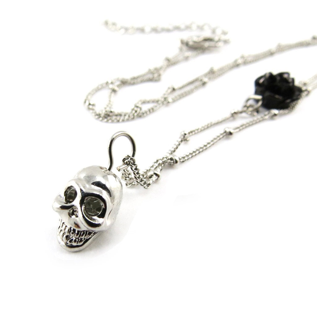 Collier créateur \'Tête de Mort\' noir argenté  - [J1155]