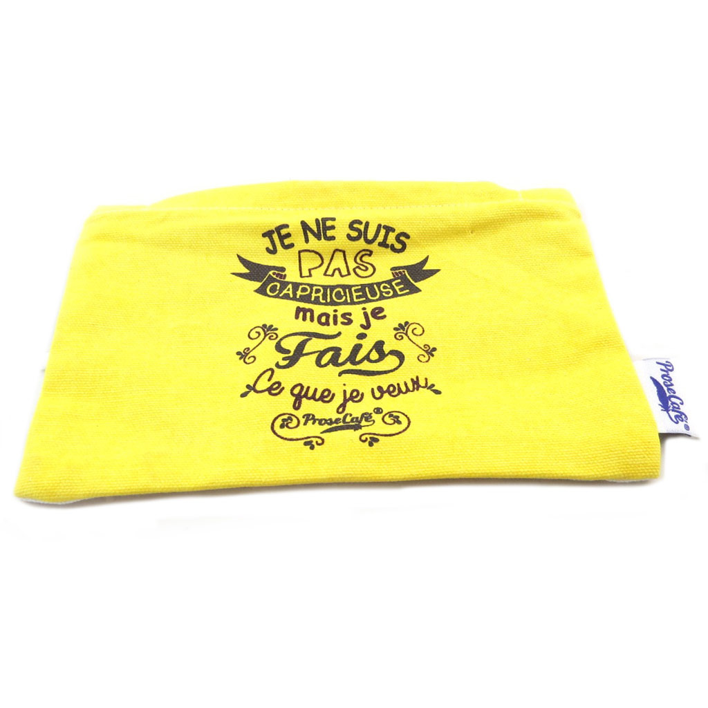 Trousse plate coton \'Messages\' jaune (je ne suis pas Capricieuse mais je fais ce que je veux) - 205x145 cm - [N7981]