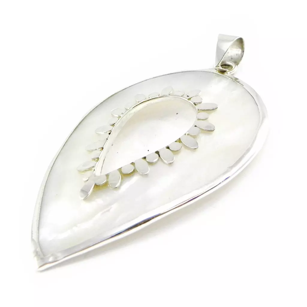 les trésors de lily Pendentif Argent artisanal 'Sagesse' nacre blanc 40x58 mm [H8324]