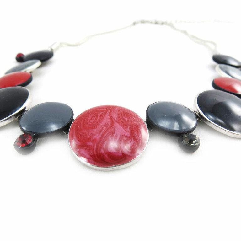 Collier Créateur Occasion - Alliage Argenté Avec Strass Rouges - Modèle Ras Du Cou